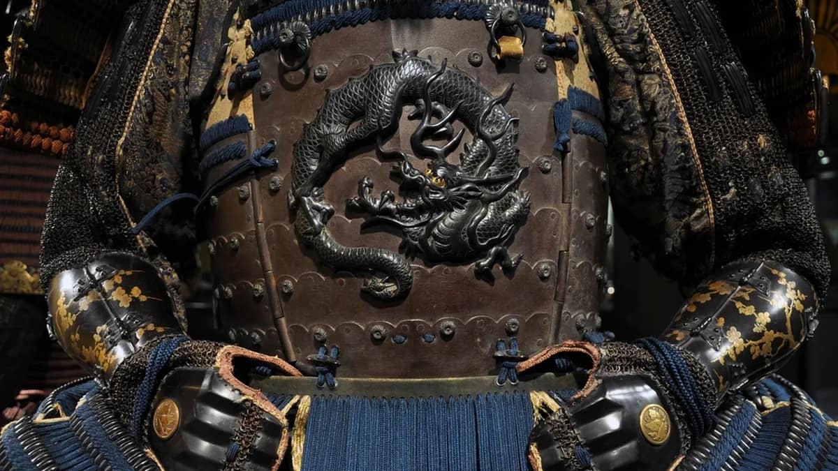 Illustration of a hand-drawn samurai portrait half crisp and half distorted by bad upscaling
